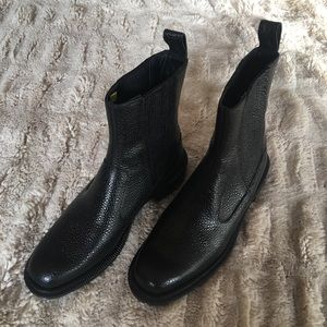 Dr. Martens Eleanore Boots